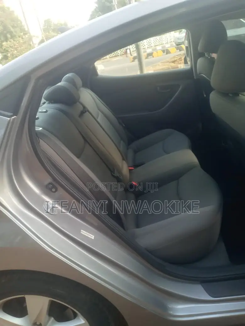 Hyundai Elantra GLS Sedan FWD (1.8L 4cyl 6M) 2013 Gray