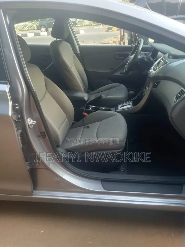 Hyundai Elantra GLS Sedan FWD (1.8L 4cyl 6M) 2013 Gray