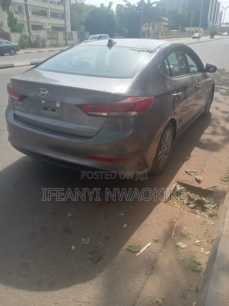 Hyundai Elantra GLS Sedan FWD (1.8L 4cyl 6M) 2013 Gray