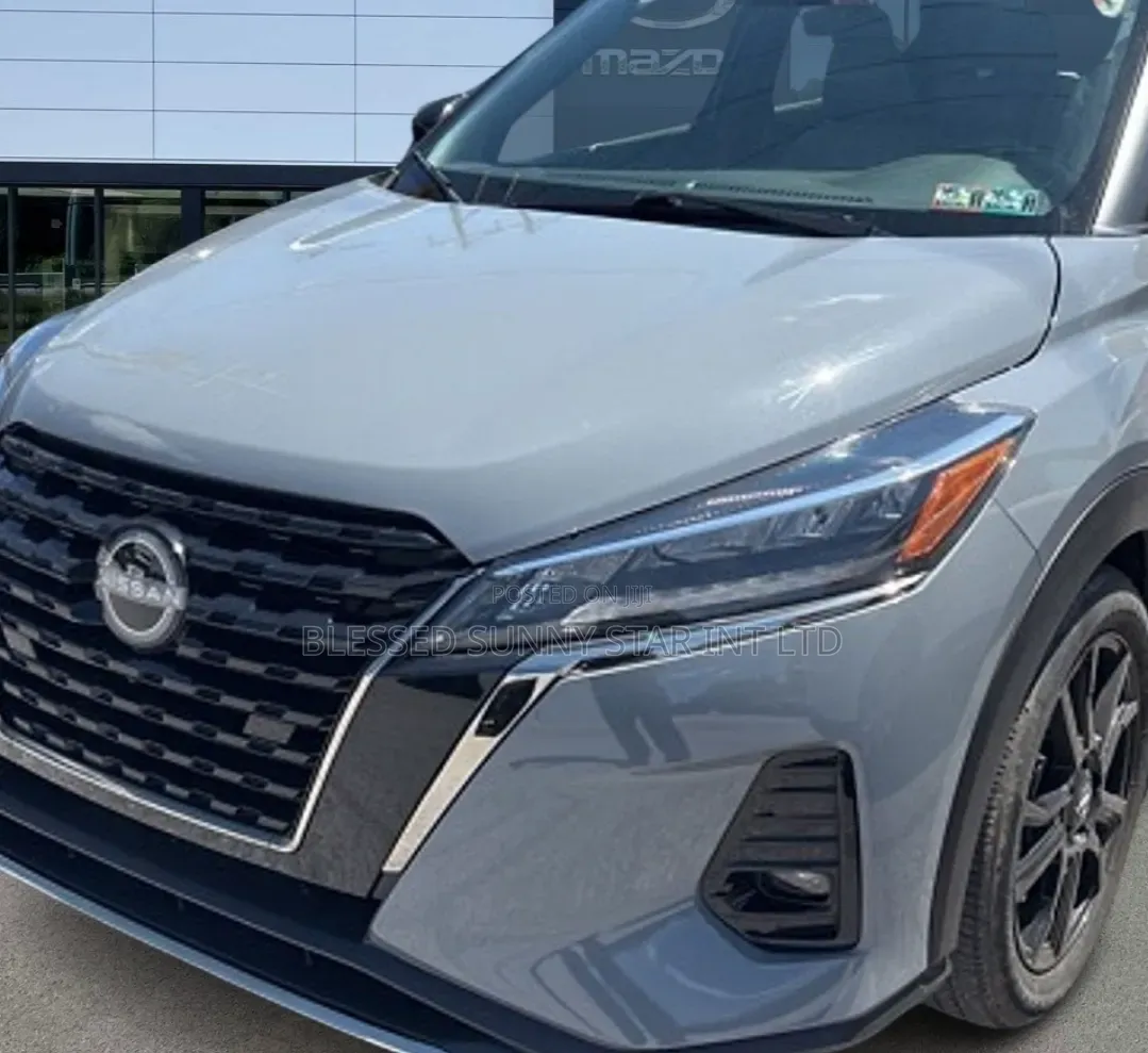 Head Lamp Crom Nissan Kick 2022