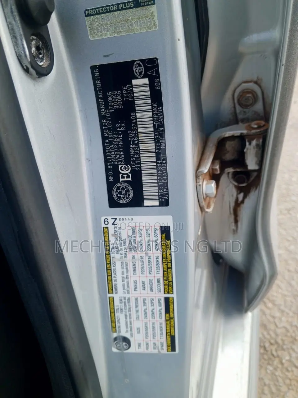 Toyota Matrix XR Hatchback FWD (1.8L 4cyl 4A) 2006 Silver