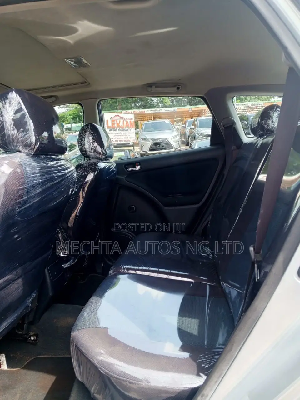 Toyota Matrix XR Hatchback FWD (1.8L 4cyl 4A) 2006 Silver