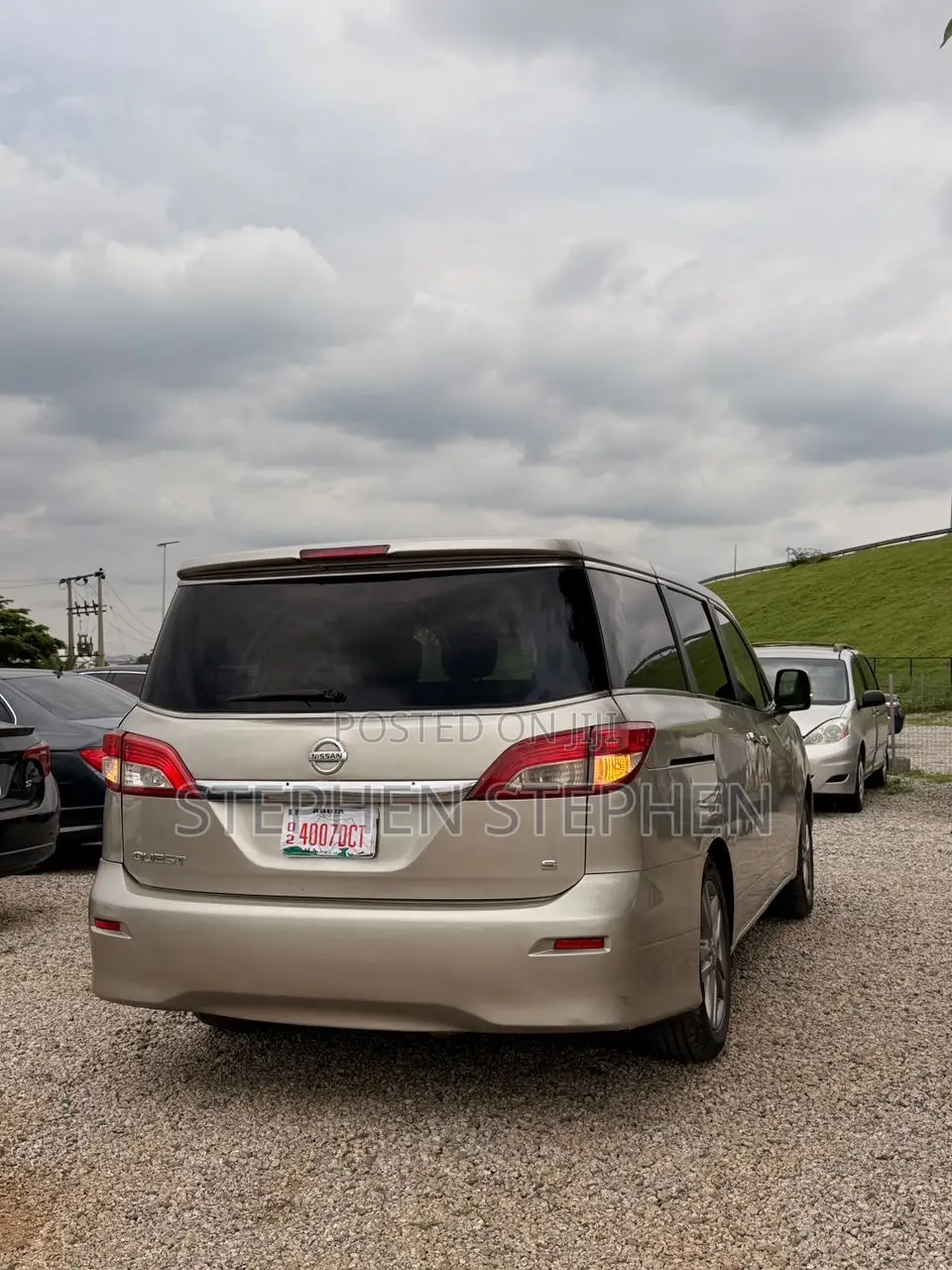 Nissan Quest 2012 Gold