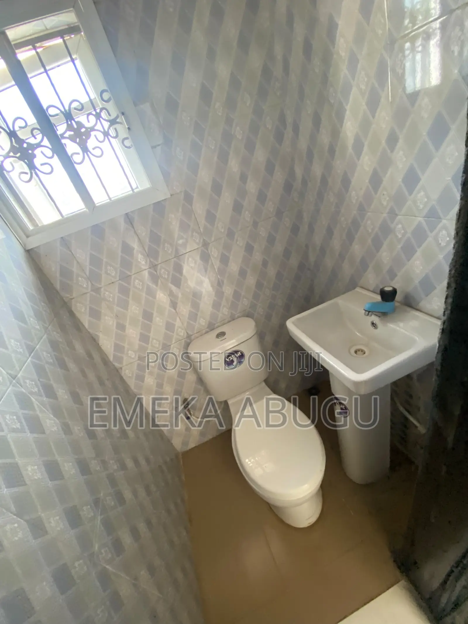 3bdrm Block of Flats in Akala Express for rent