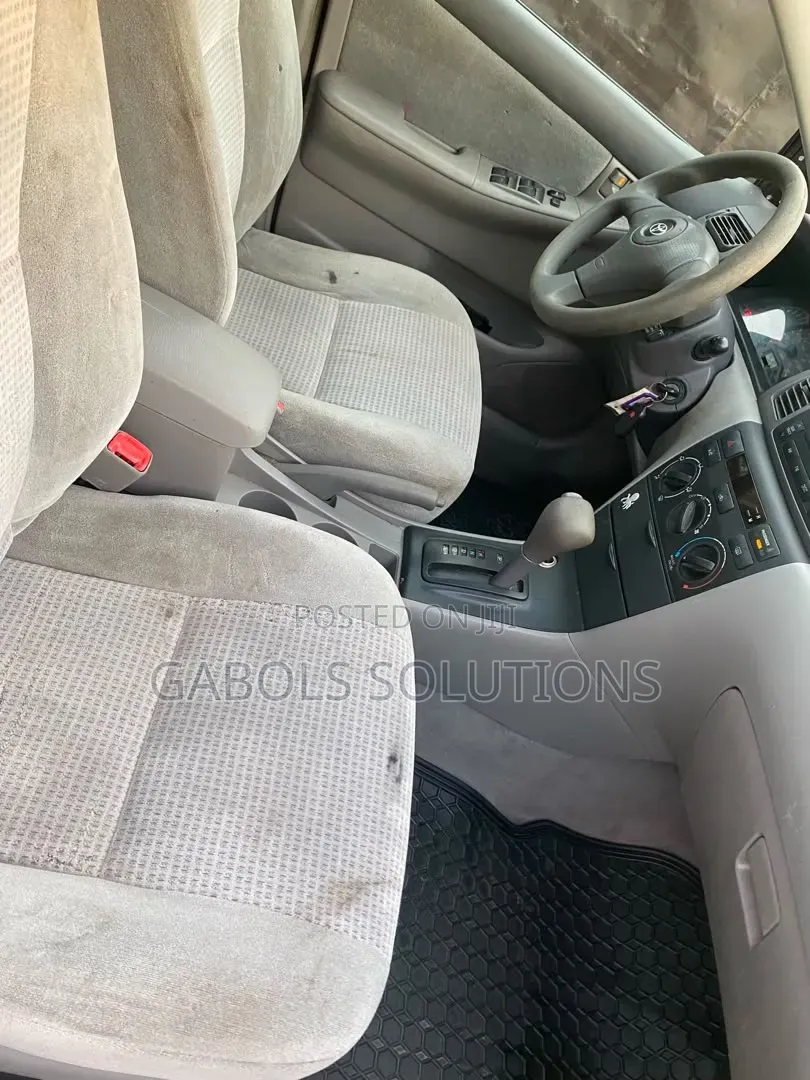 Toyota Corolla 2004 Gray
