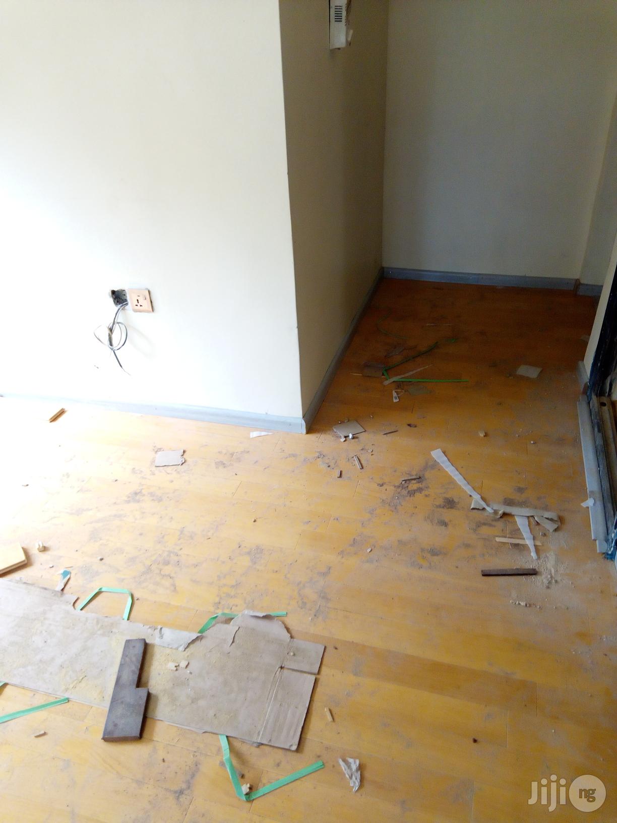 Wooden Tiles Laminated Vinyl