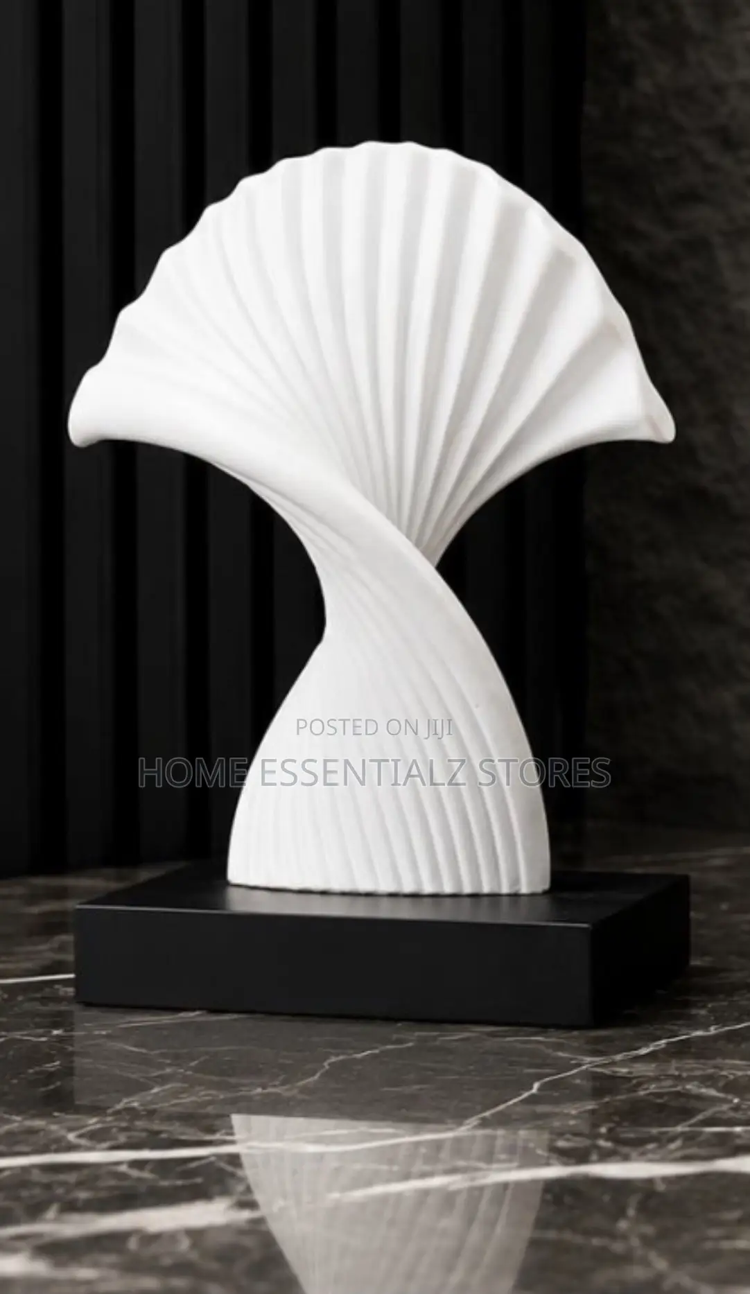 Twisted Fan Ginkgo Leaf Sculpture - Modern Abstract Decor