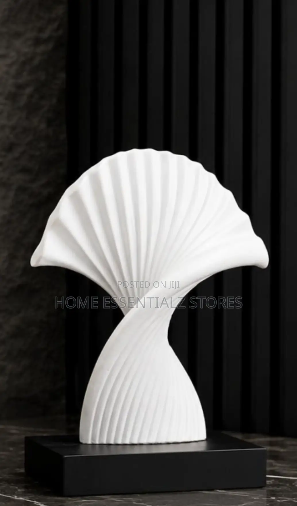 Twisted Fan Ginkgo Leaf Sculpture - Modern Abstract Decor