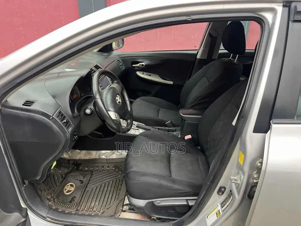 Toyota Corolla S 4dr Sedan (1.8L 4cyl 4A) 2010 Silver