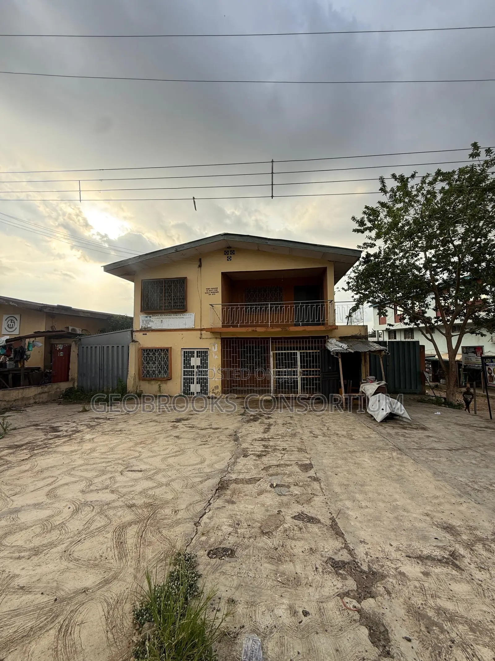 Spacious Storey Building on 620sqm Along Liberty Road, Ring Road.