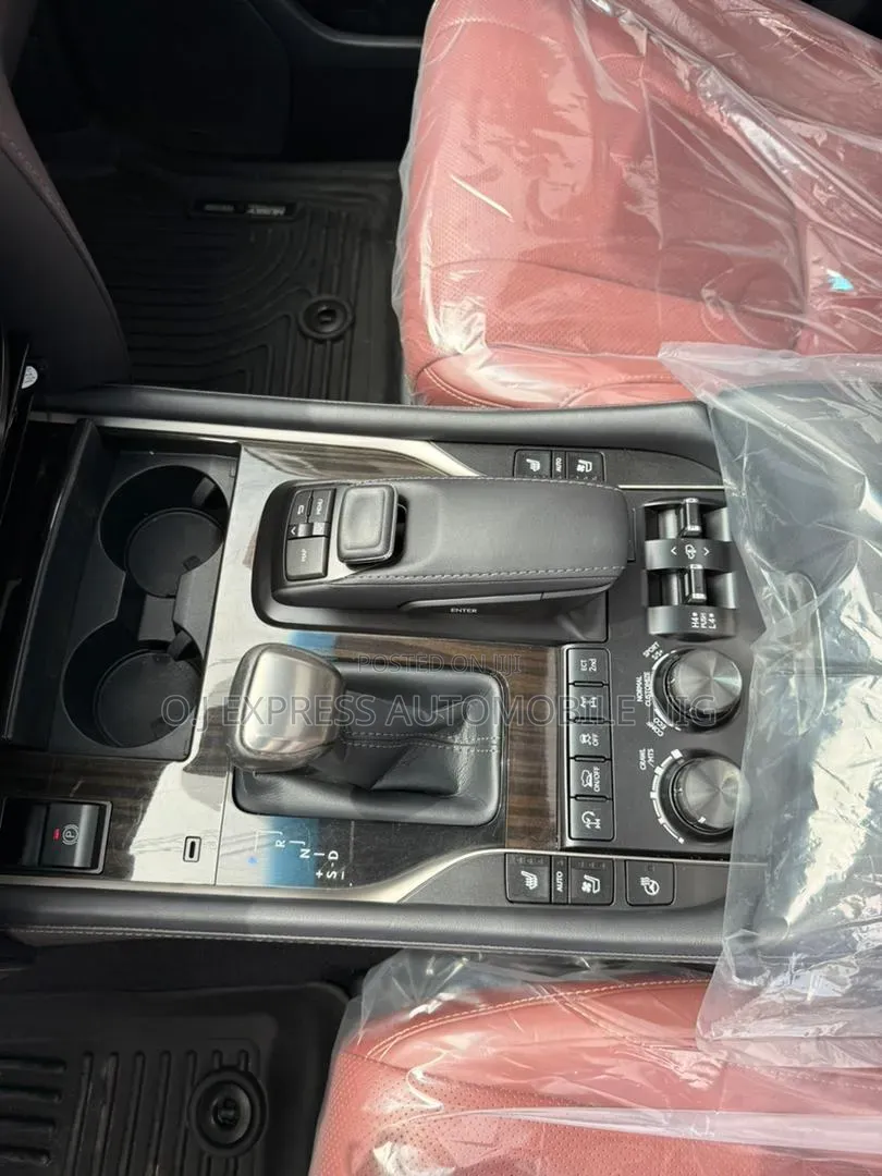 Lexus LX 570 AWD 2018 Maroon