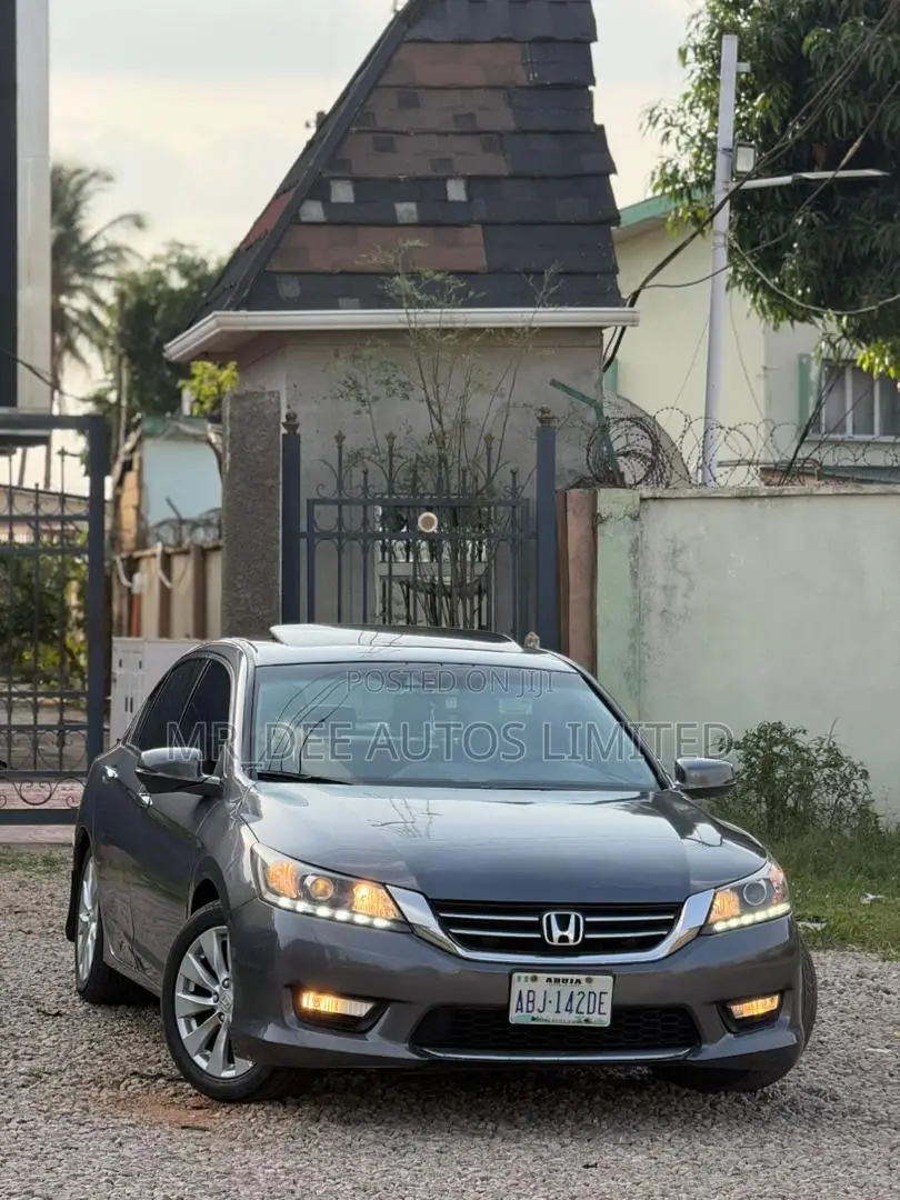 Honda Accord Touring 4dr Sedan FWD (3.5L 6cyl 6A) 2013 Gray