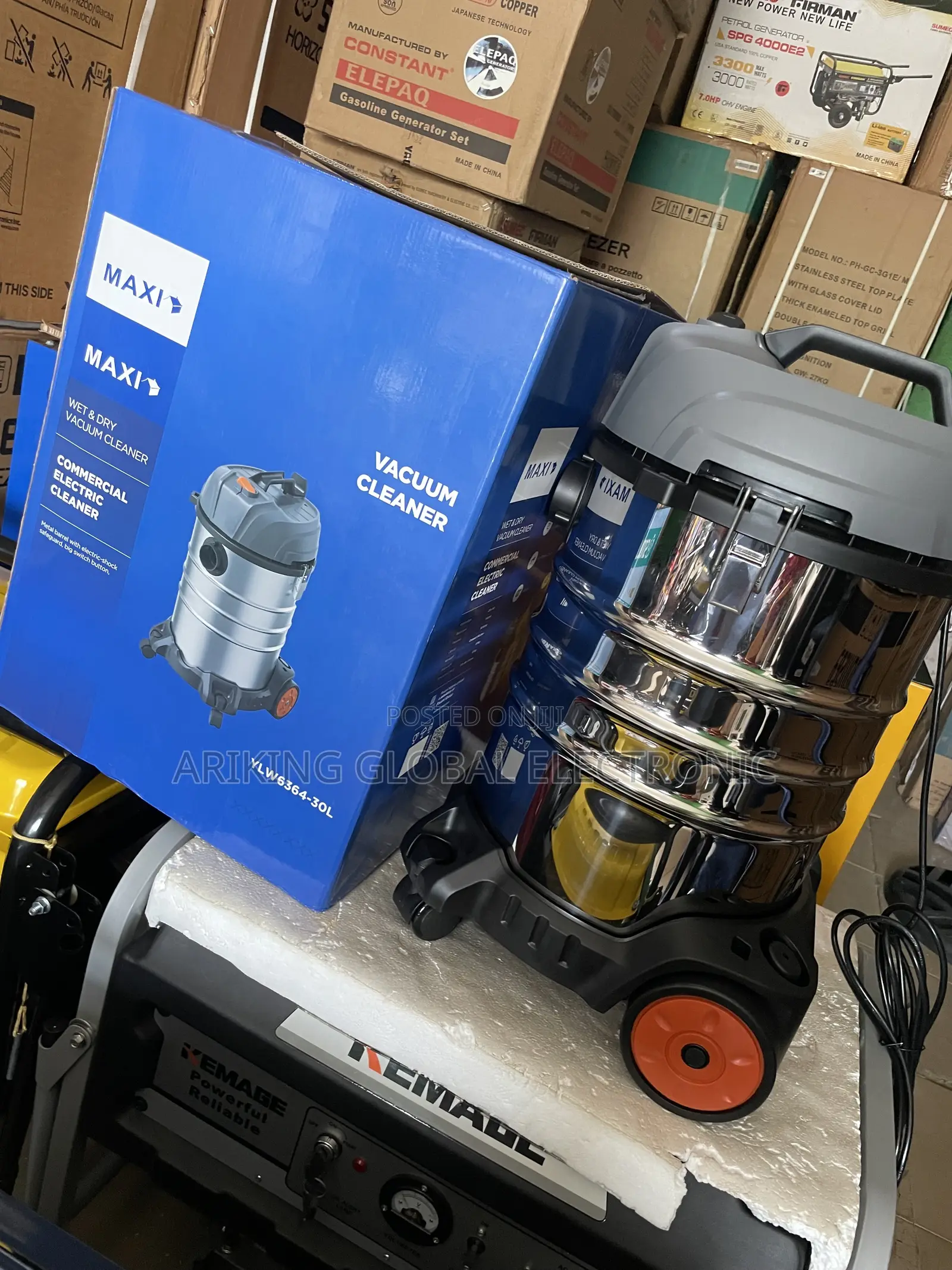 Maxi Vacuum Cleaner 30l