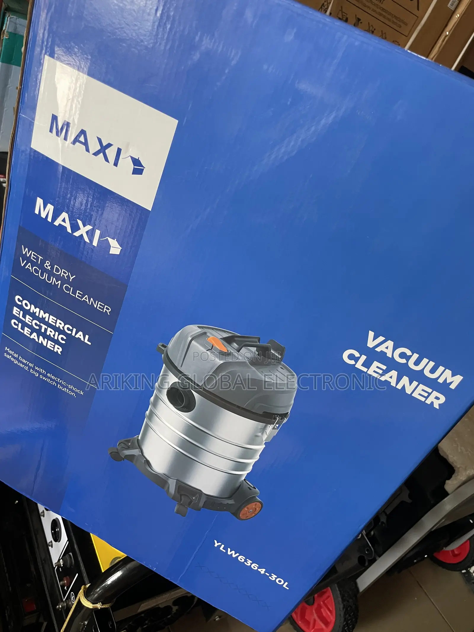 Maxi Vacuum Cleaner 30l