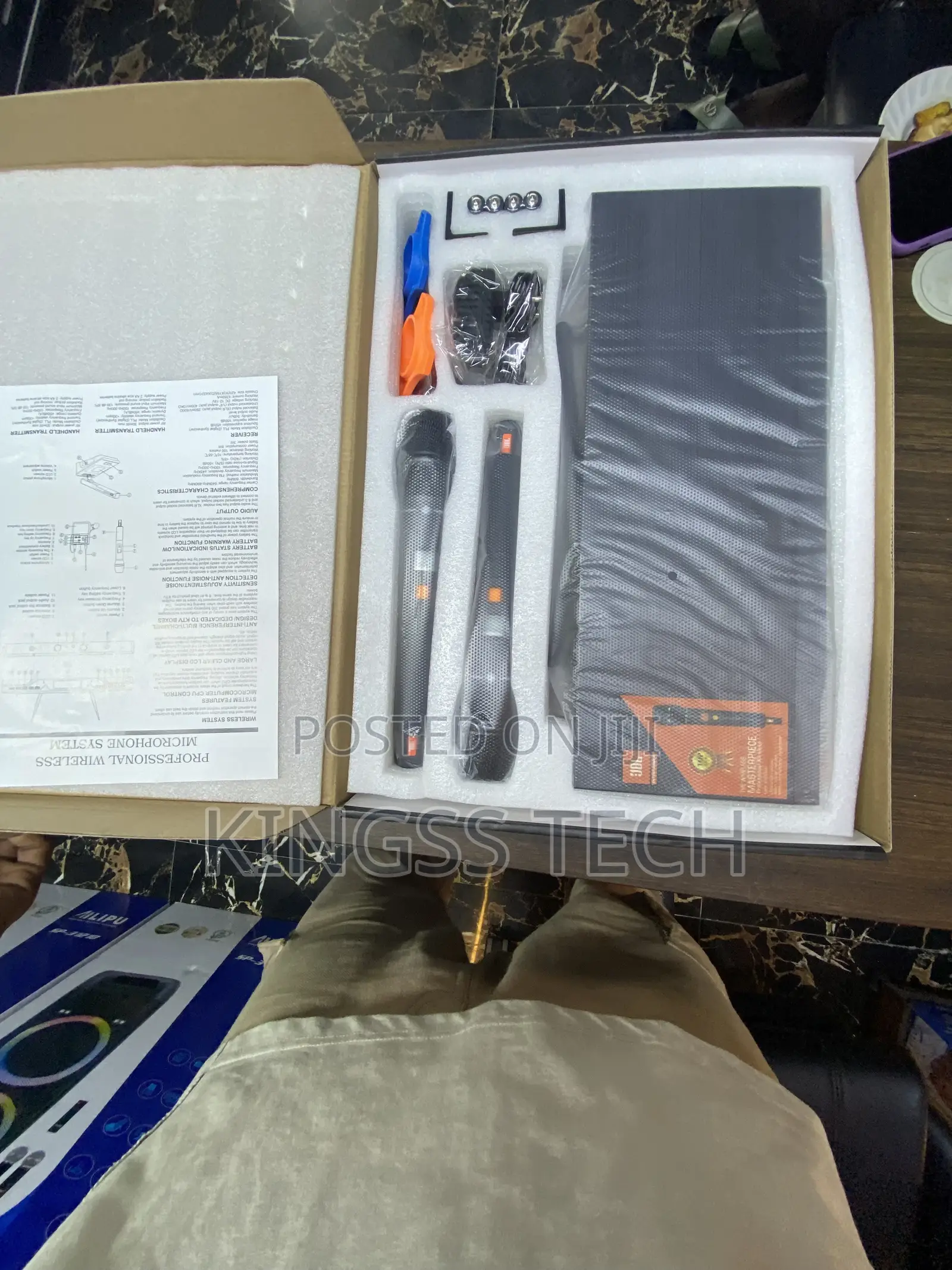 JBL KMC 7 Wireless Microphone System