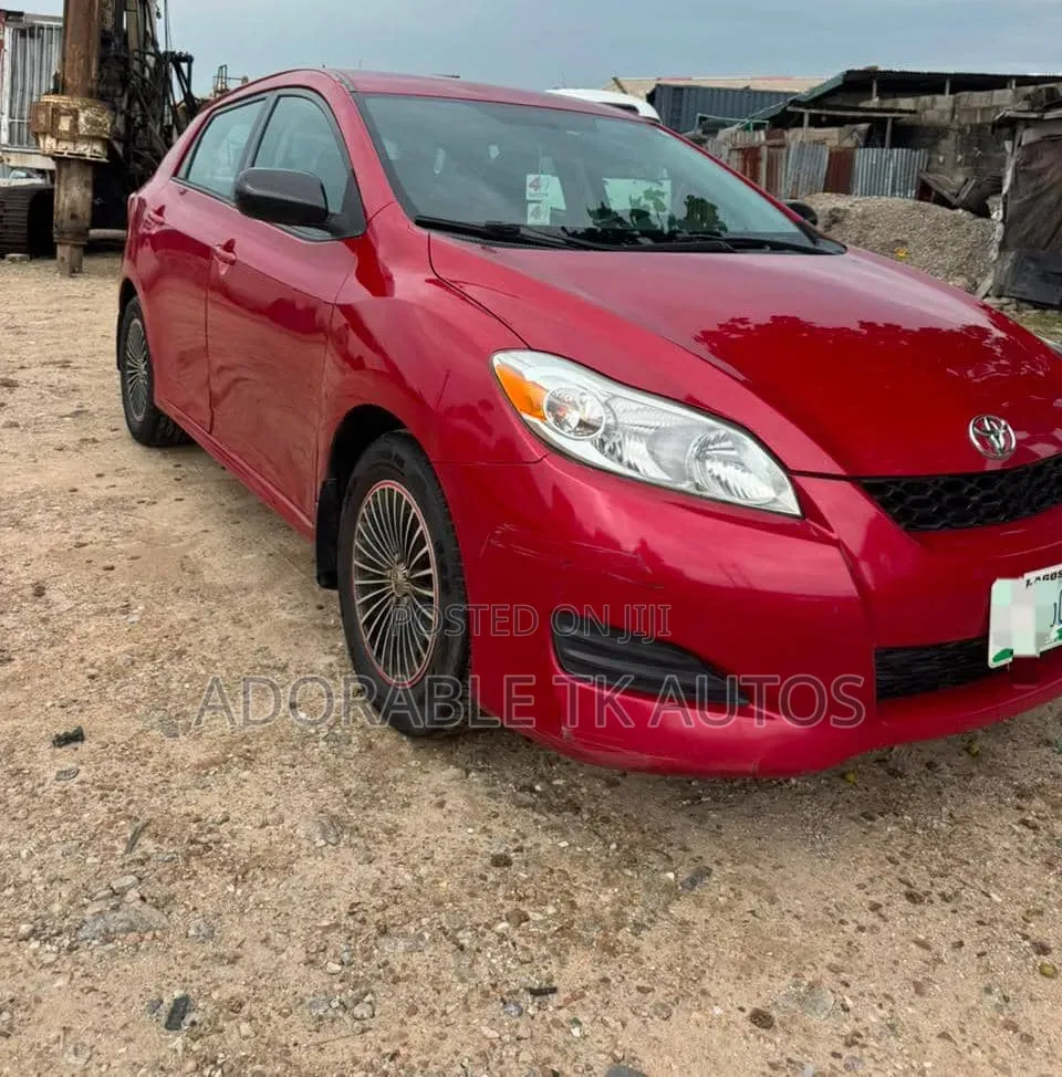 Toyota Matrix S Hatchback AWD (2.4L 4cyl) 2014 Red