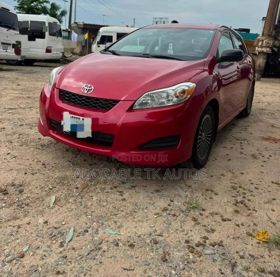 Toyota Matrix S Hatchback AWD (2.4L 4cyl) 2014 Red