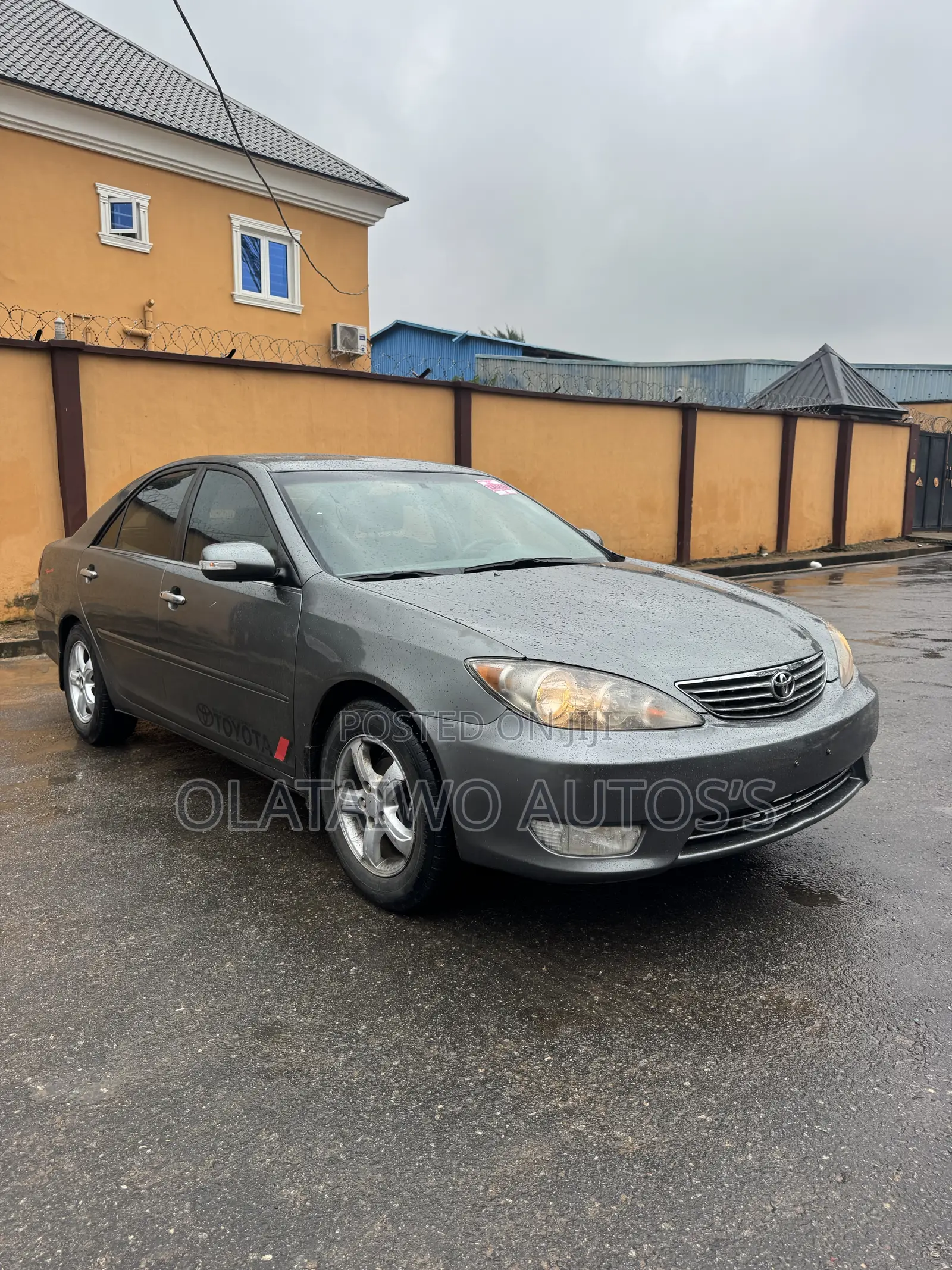 Toyota Camry LE 4dr Sedan (2.4L 4cyl 5A) 2005 Gray