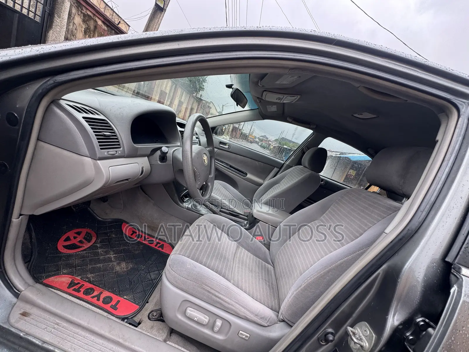 Toyota Camry LE 4dr Sedan (2.4L 4cyl 5A) 2005 Gray