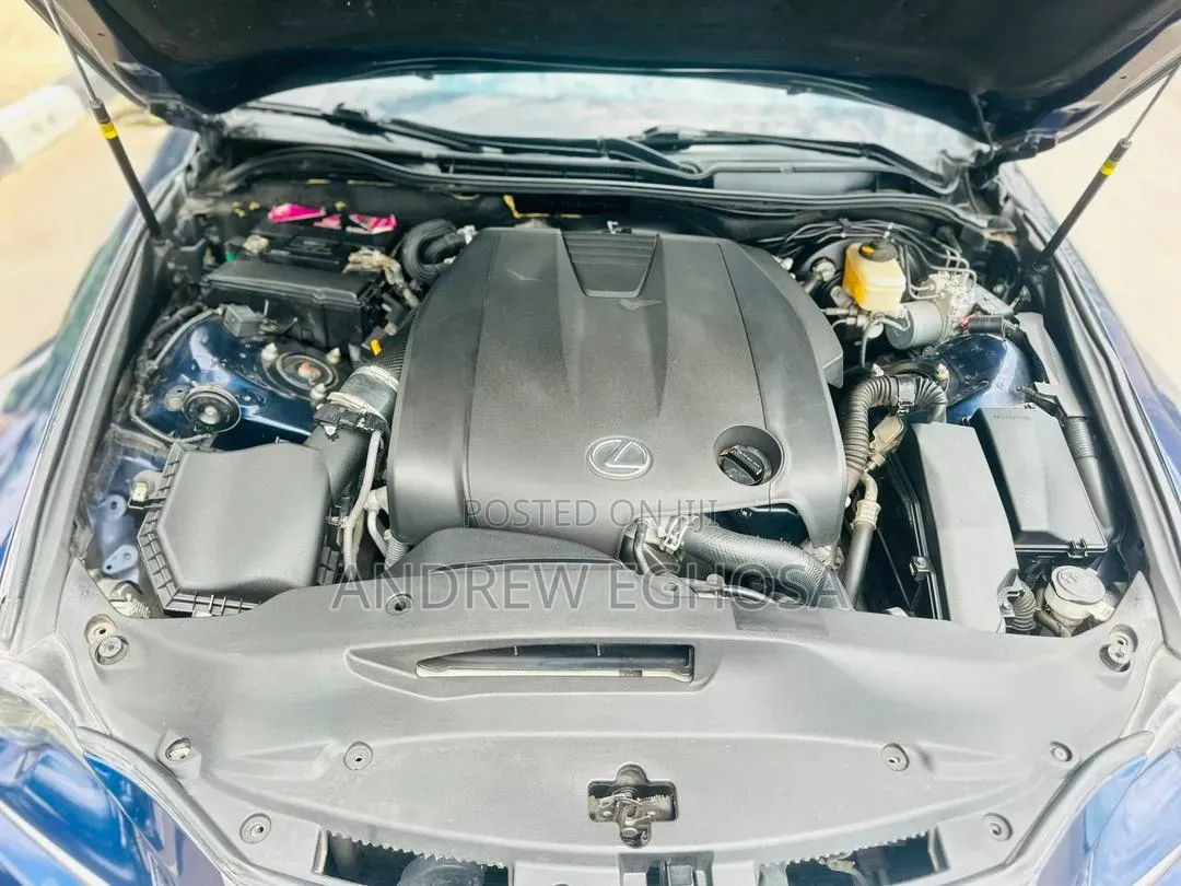 Lexus IS 2014 Blue