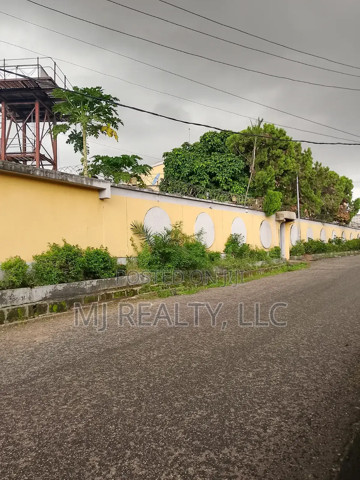 3bdrm Block of Flats in Allen Avenue for sale