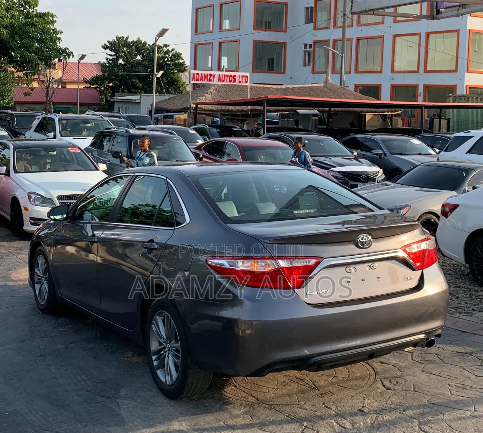 Toyota Camry 2016 Brown