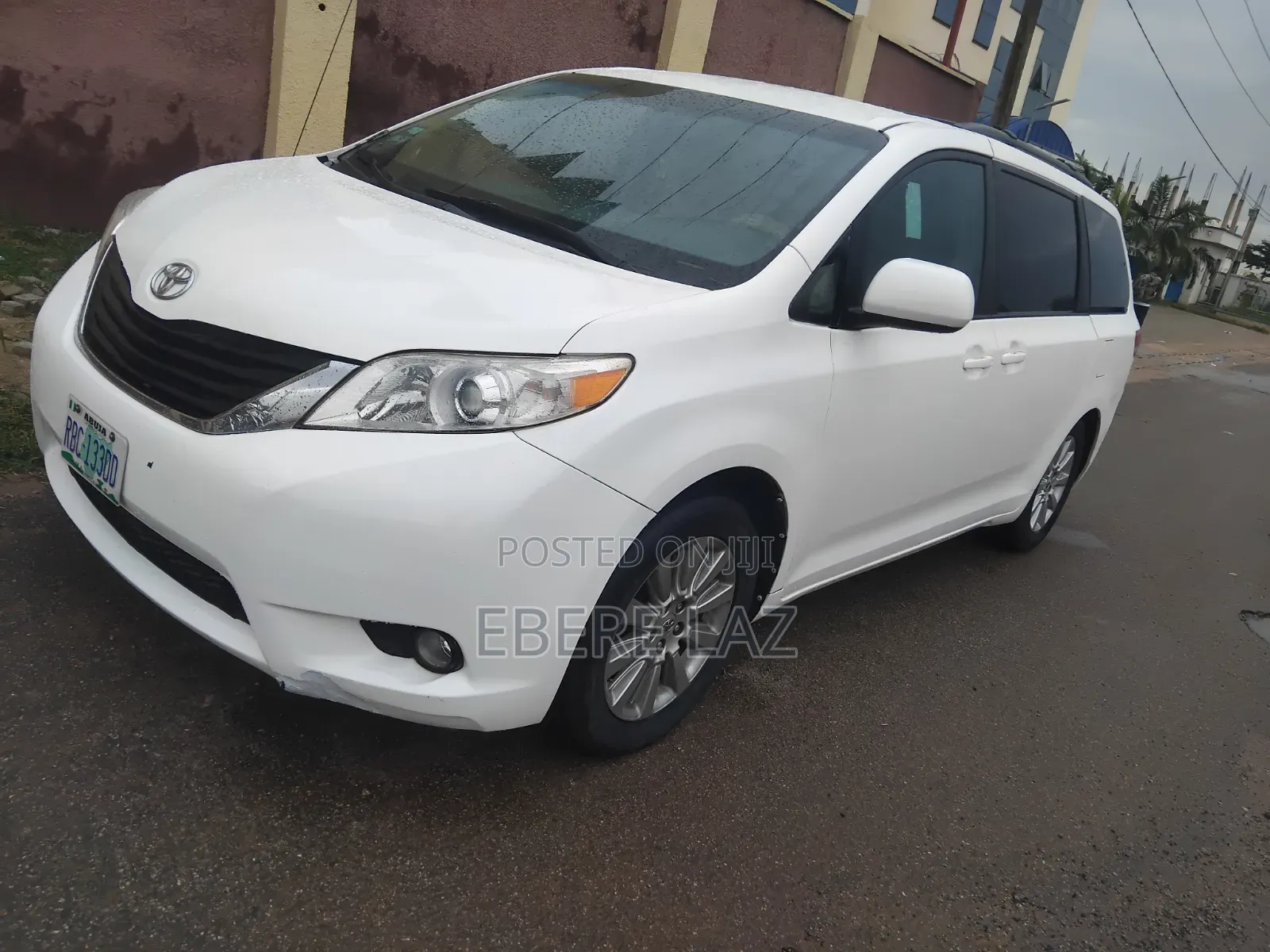 Toyota Sienna 2012 White