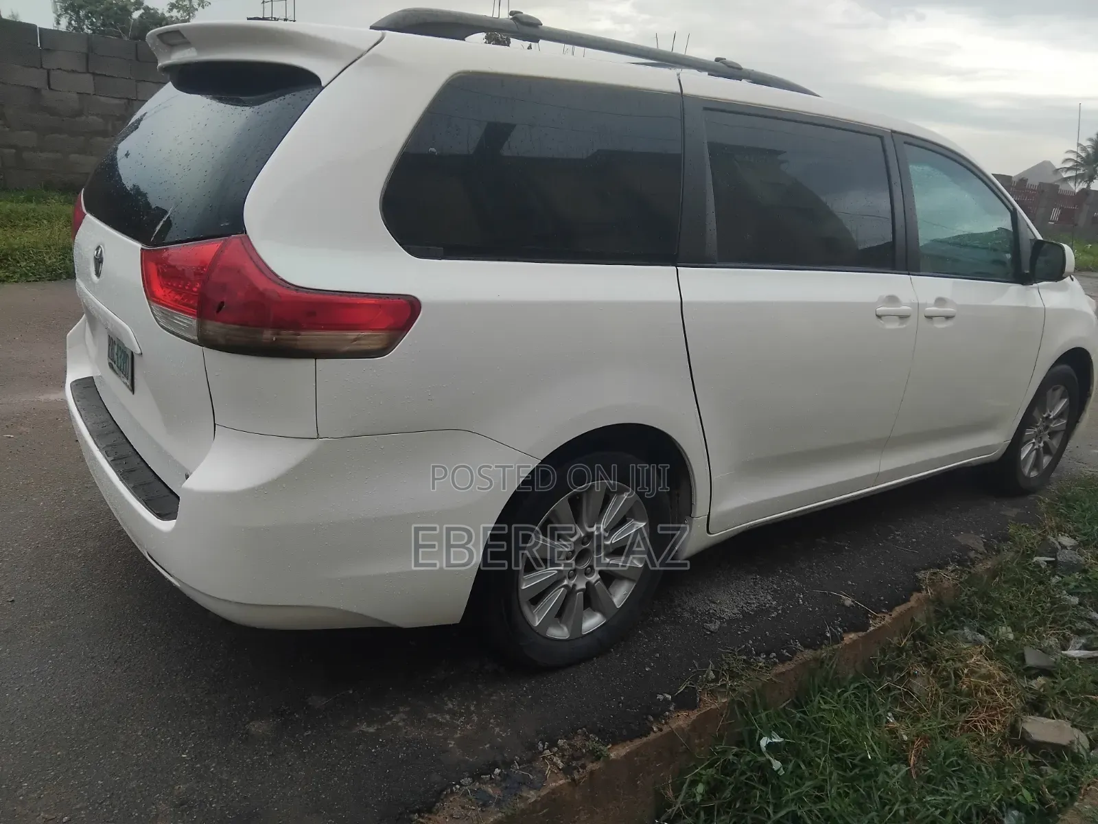 Toyota Sienna 2012 White