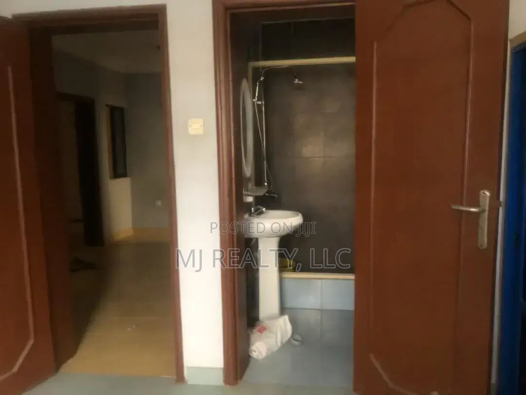 4bdrm Duplex in Omole Phase 2 for rent