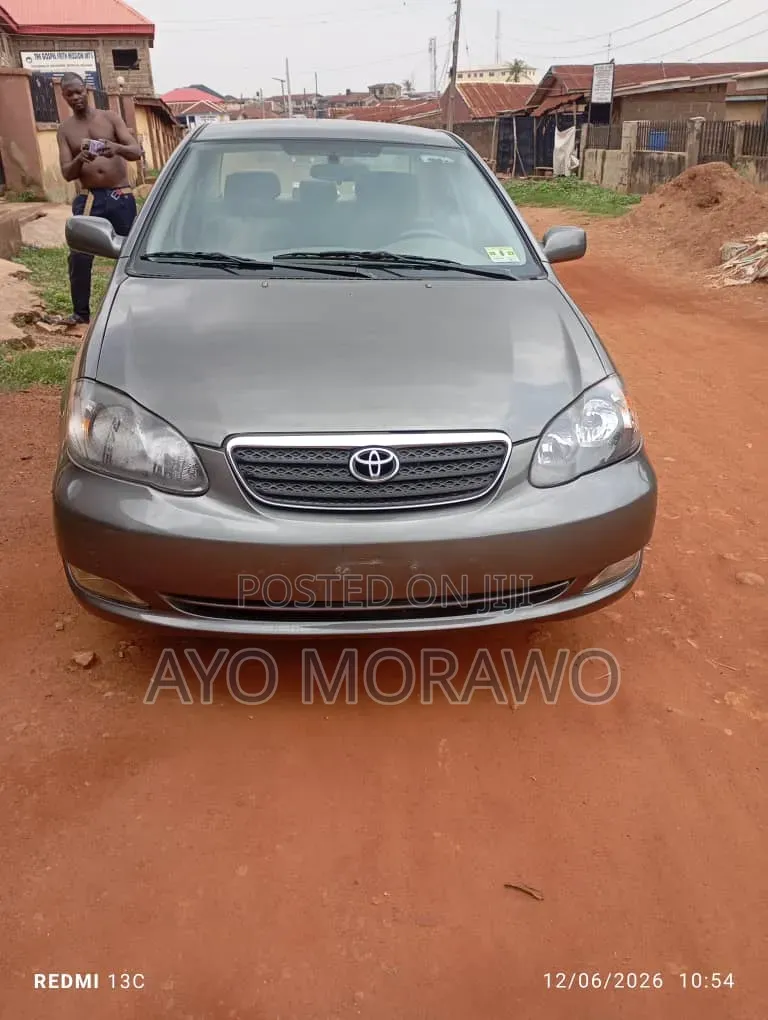 Toyota Corolla 2005 Gray