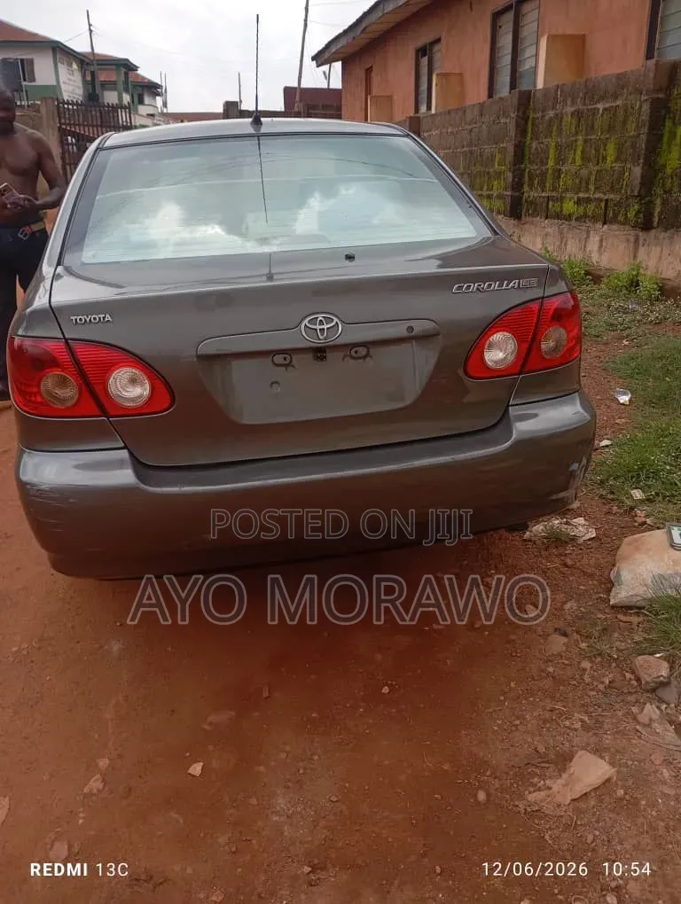 Toyota Corolla 2005 Gray