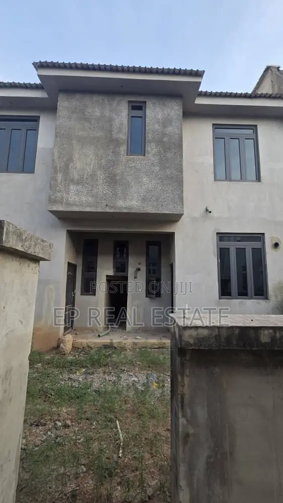4bdrm House in Gwarinpa for sale