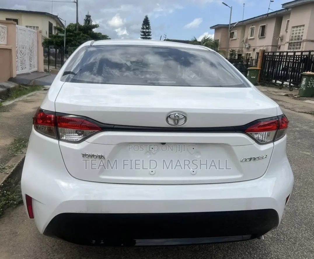 New Toyota Corolla Hybrid LE 2025 White