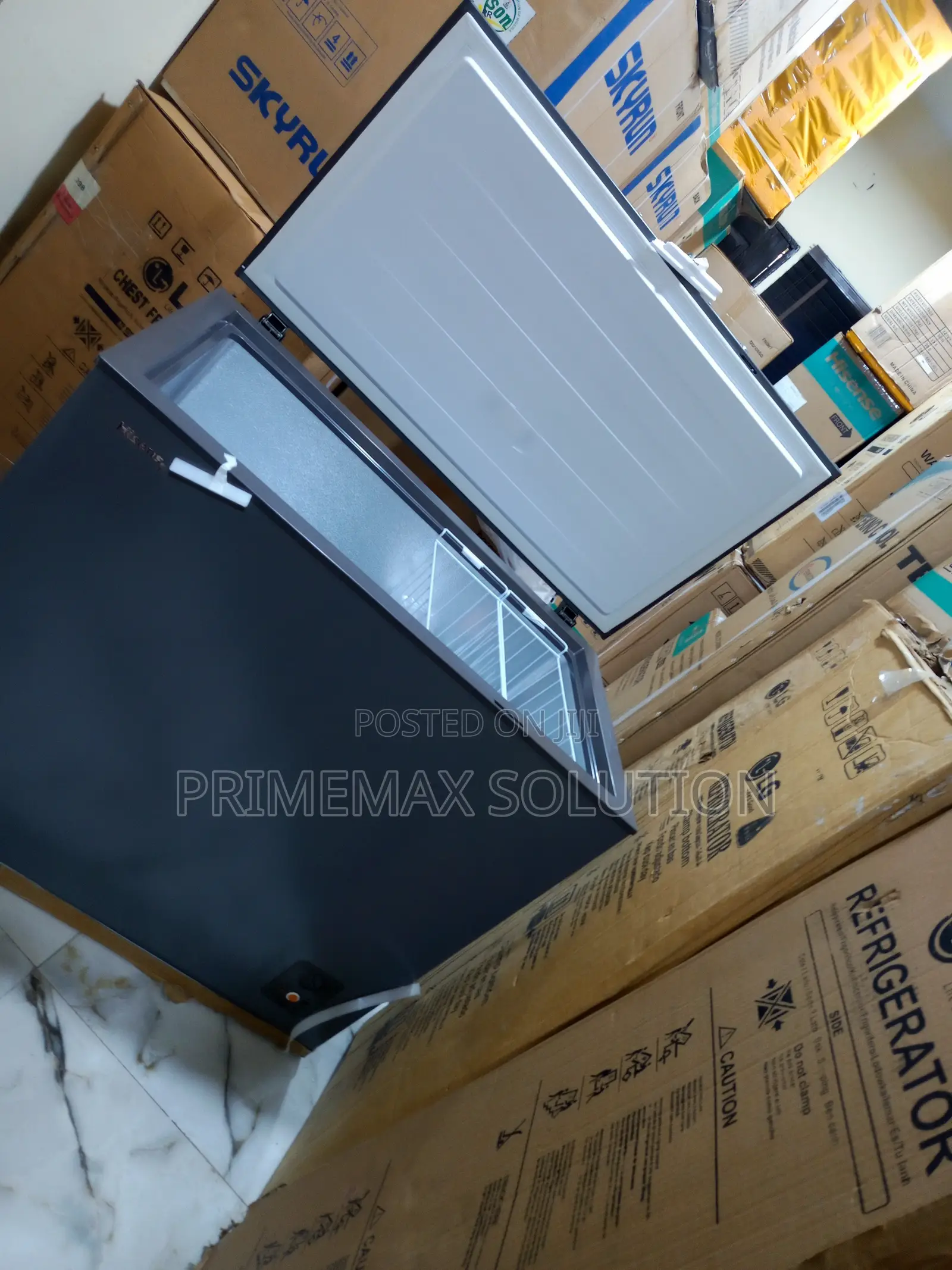 Silver Sensation: Hisense 250l Fast-Freeze Chest Freezer