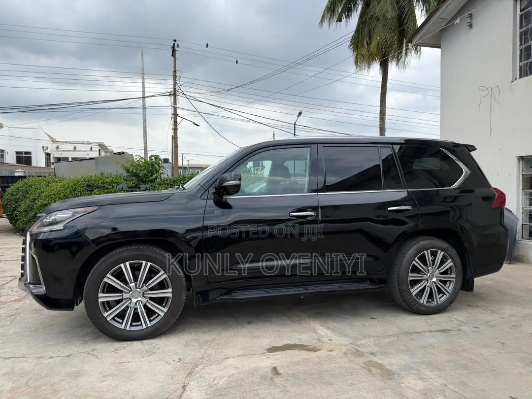 Lexus LX 570 AWD 2017 Black