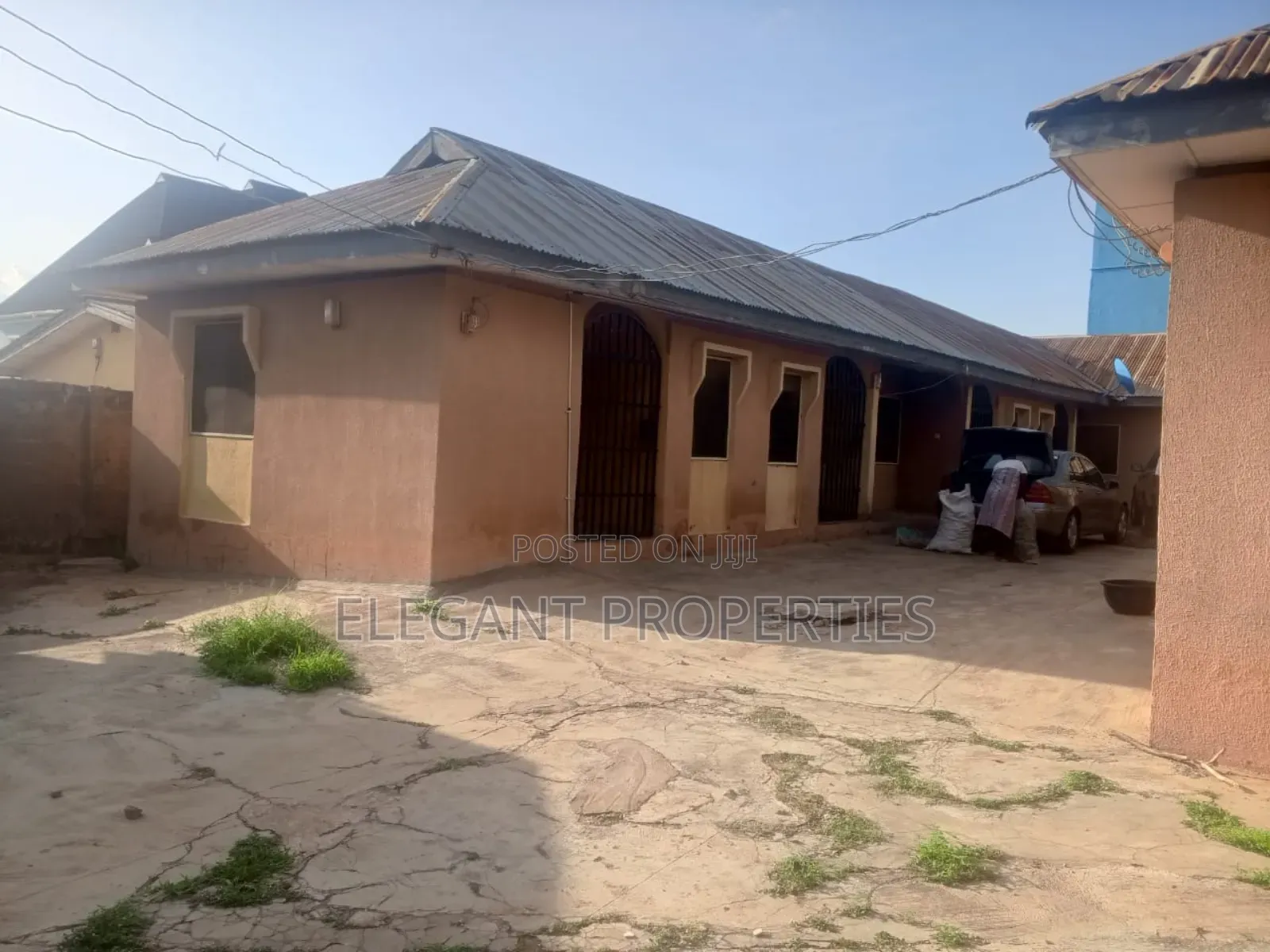 Mini Flat in Reality Church for sale