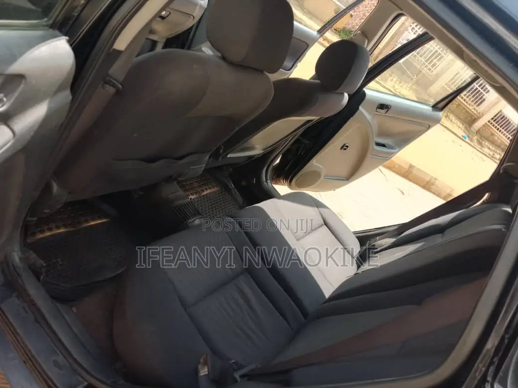 Pontiac Vibe Automatic 2004 Black