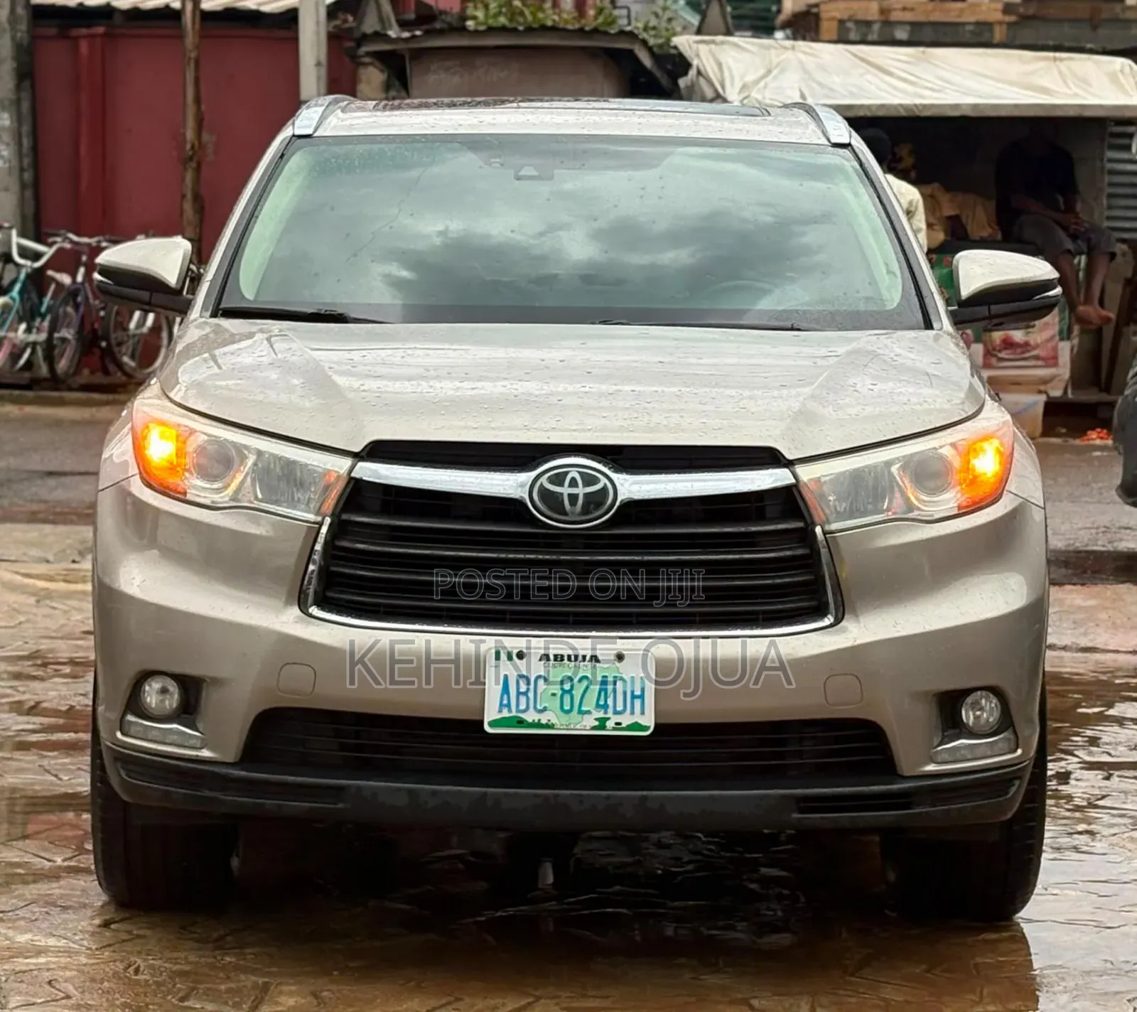 Toyota Highlander Limited V6 4x4 (3.5L 6cyl 6A) 2016 Gold