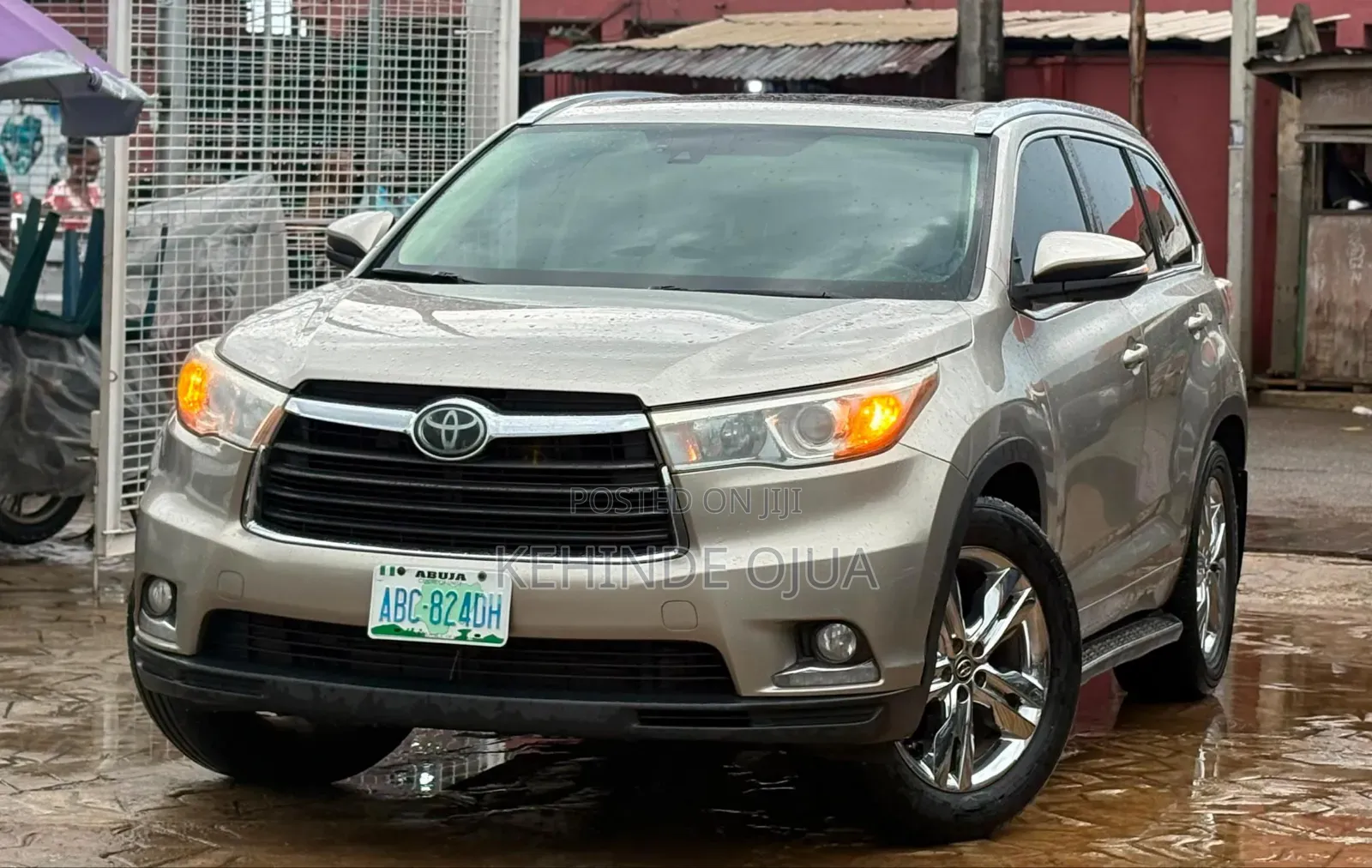 Toyota Highlander Limited V6 4x4 (3.5L 6cyl 6A) 2016 Gold