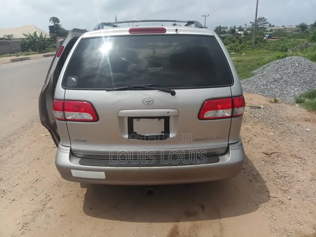 Toyota Sienna XLE 2003 Silver