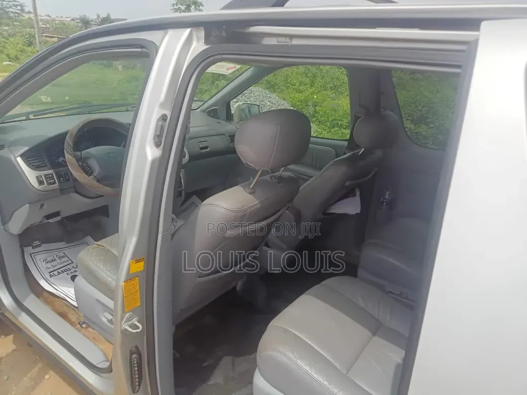 Toyota Sienna XLE 2003 Silver