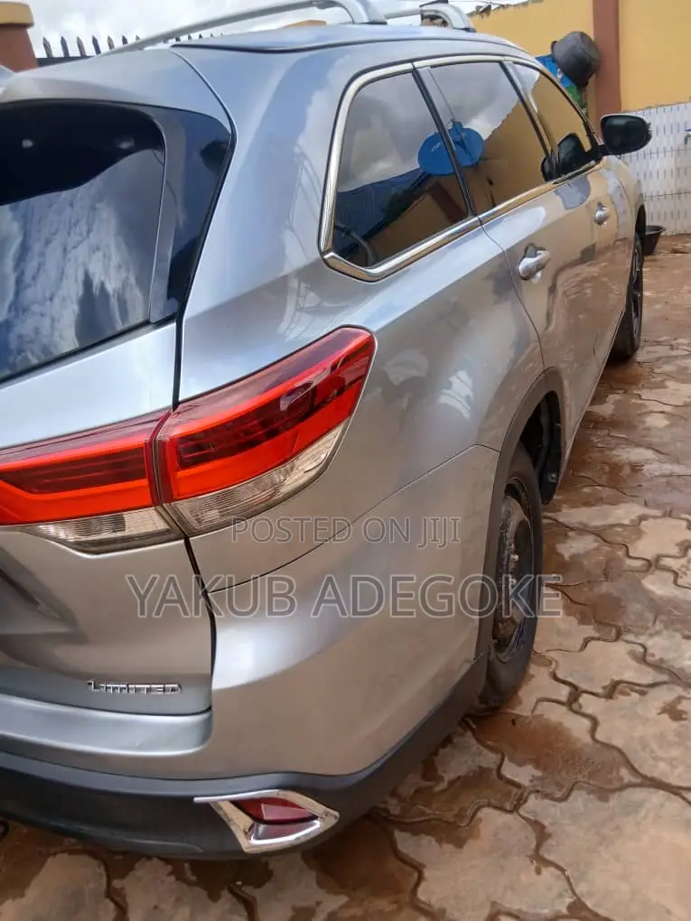 Toyota Highlander 2017 Silver