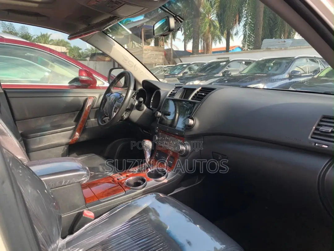 Toyota Highlander Limited 2012 White