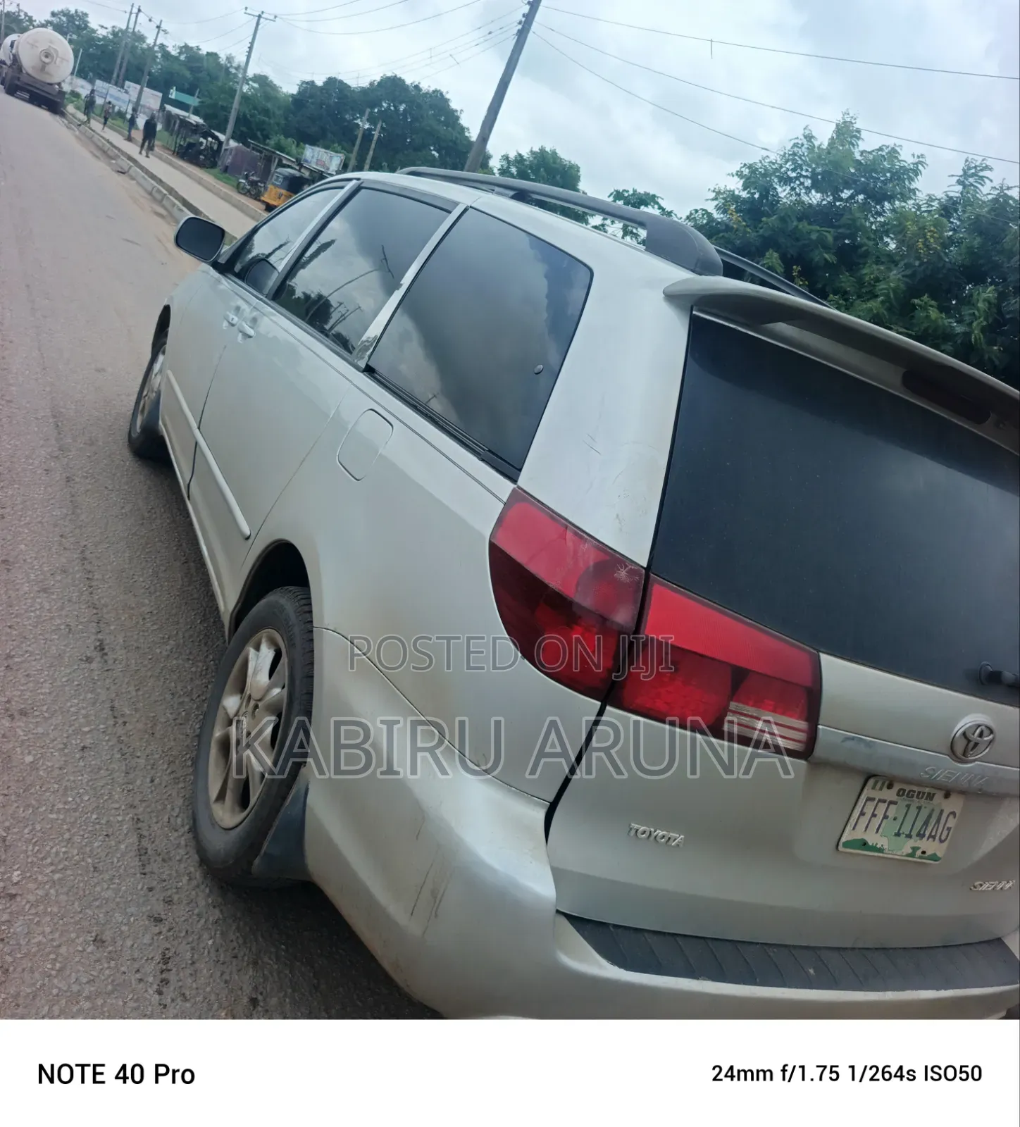Toyota Sienna 2005 Silver