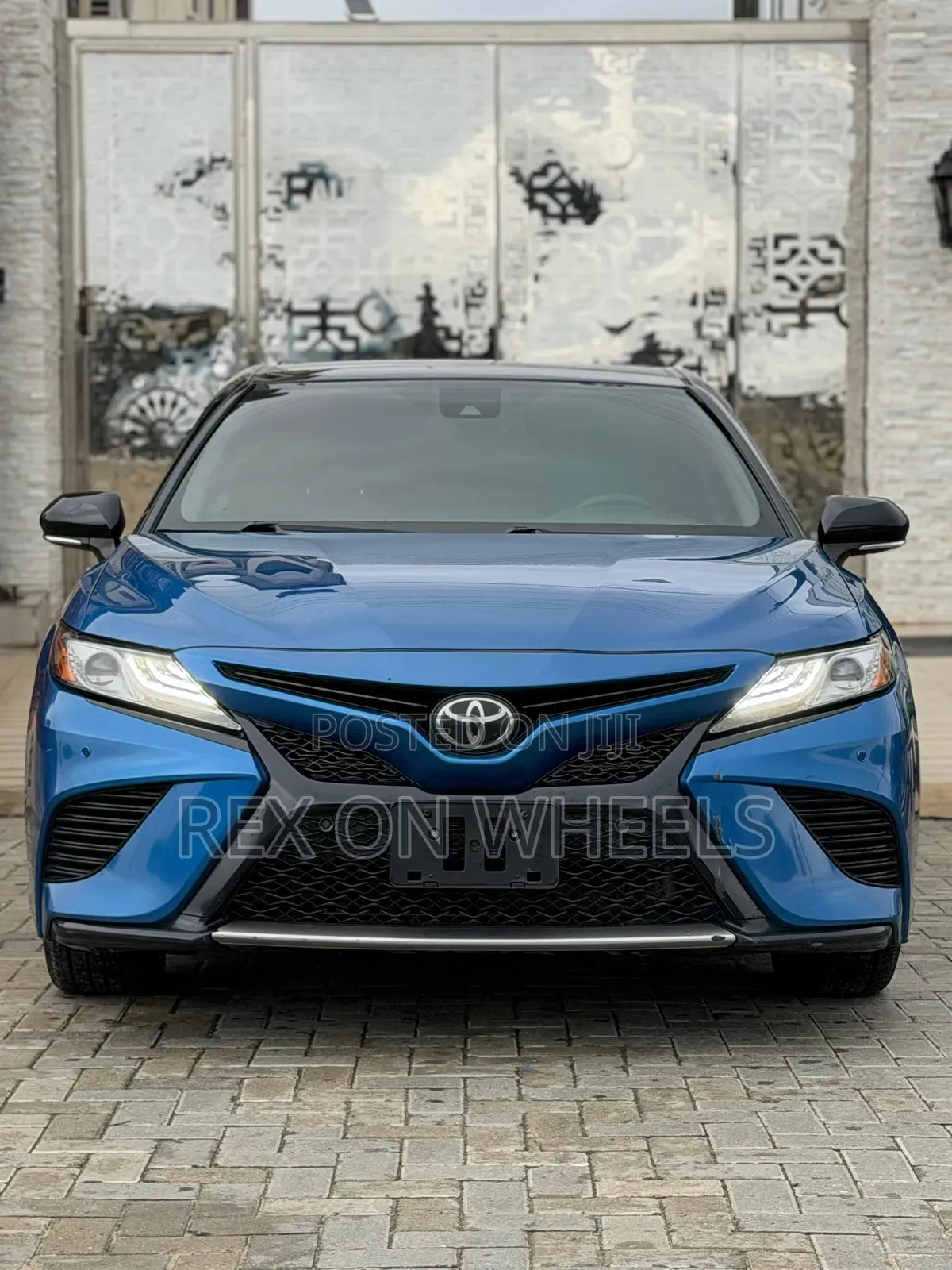 Toyota Camry 2018 Blue