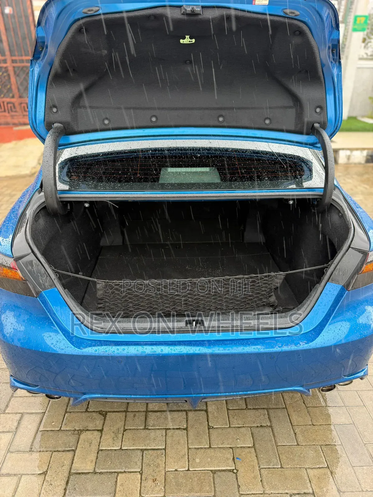 Toyota Camry 2018 Blue