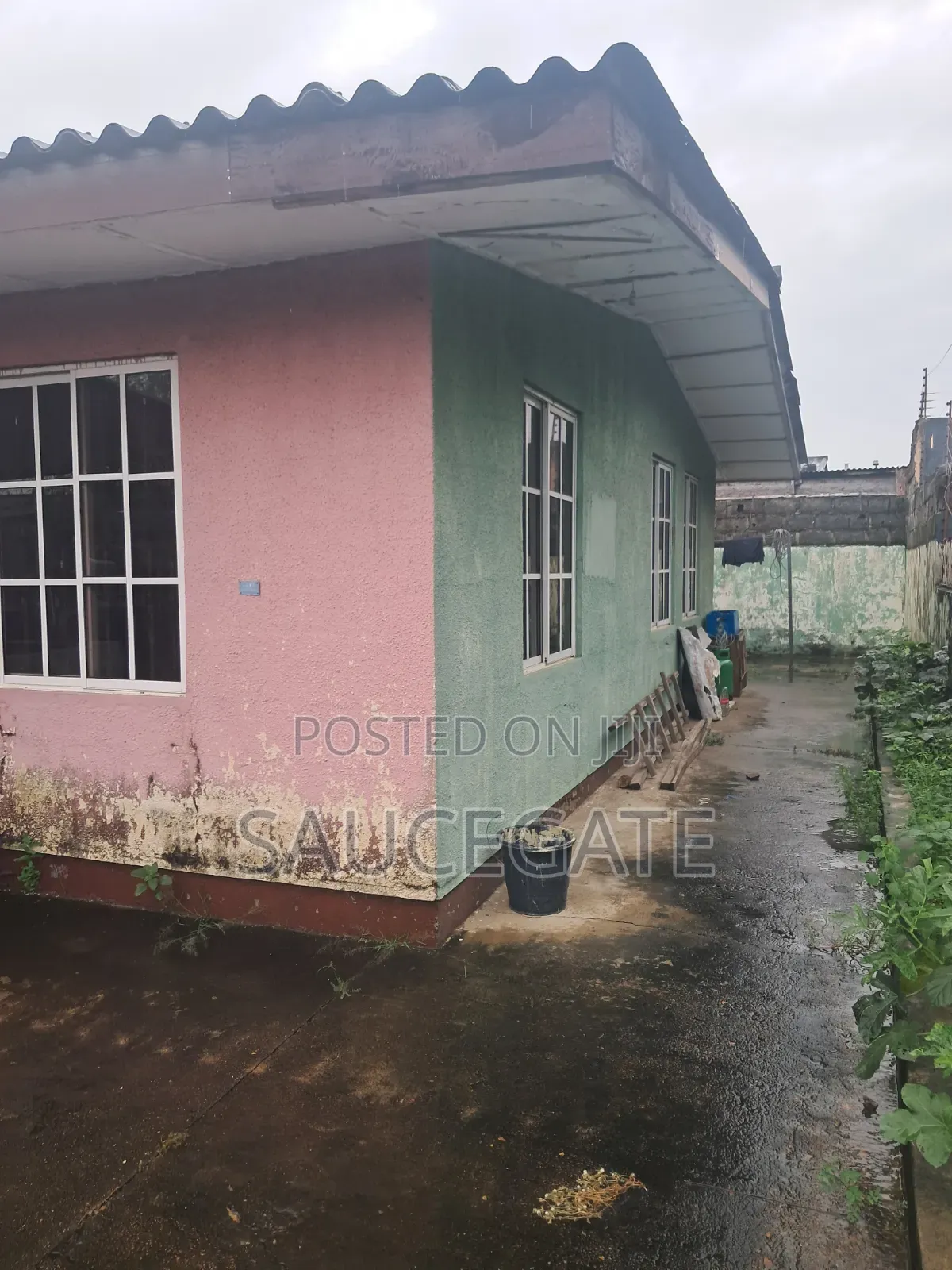 2bdrm Bungalow in Close Satellite Town for sale