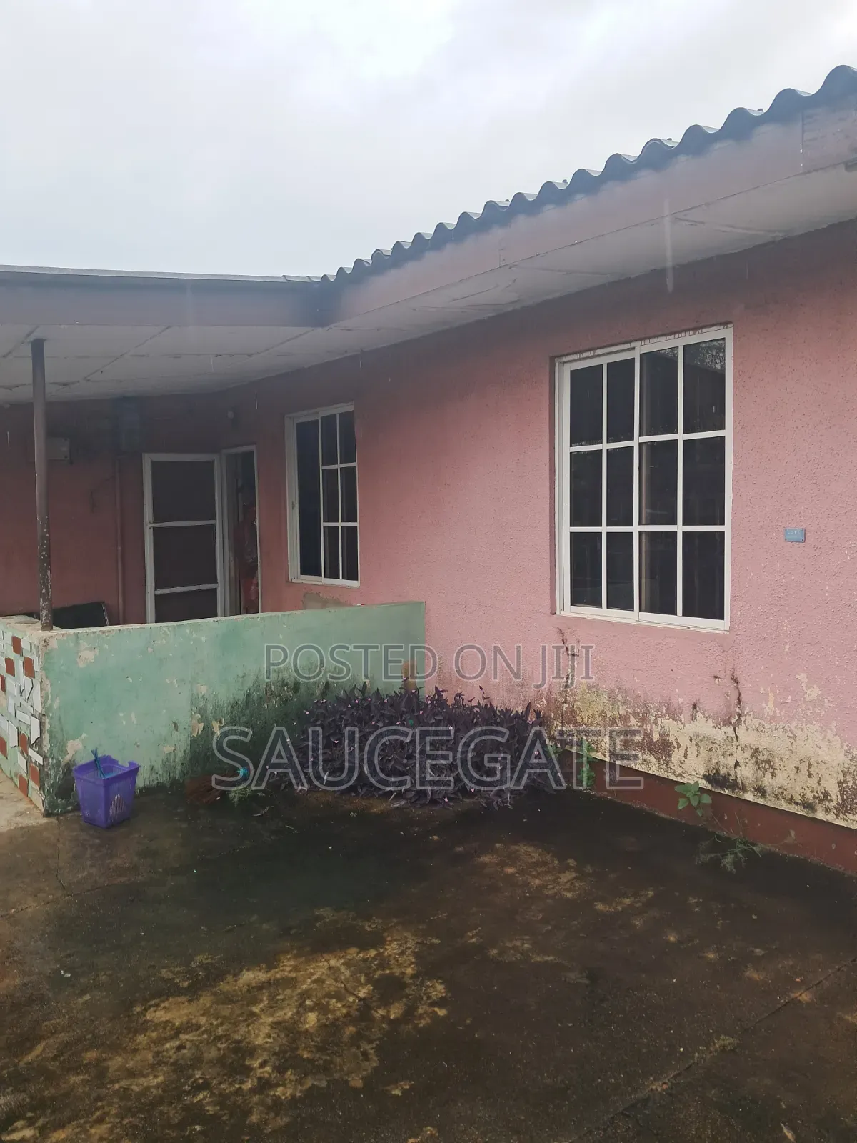 2bdrm Bungalow in Close Satellite Town for sale