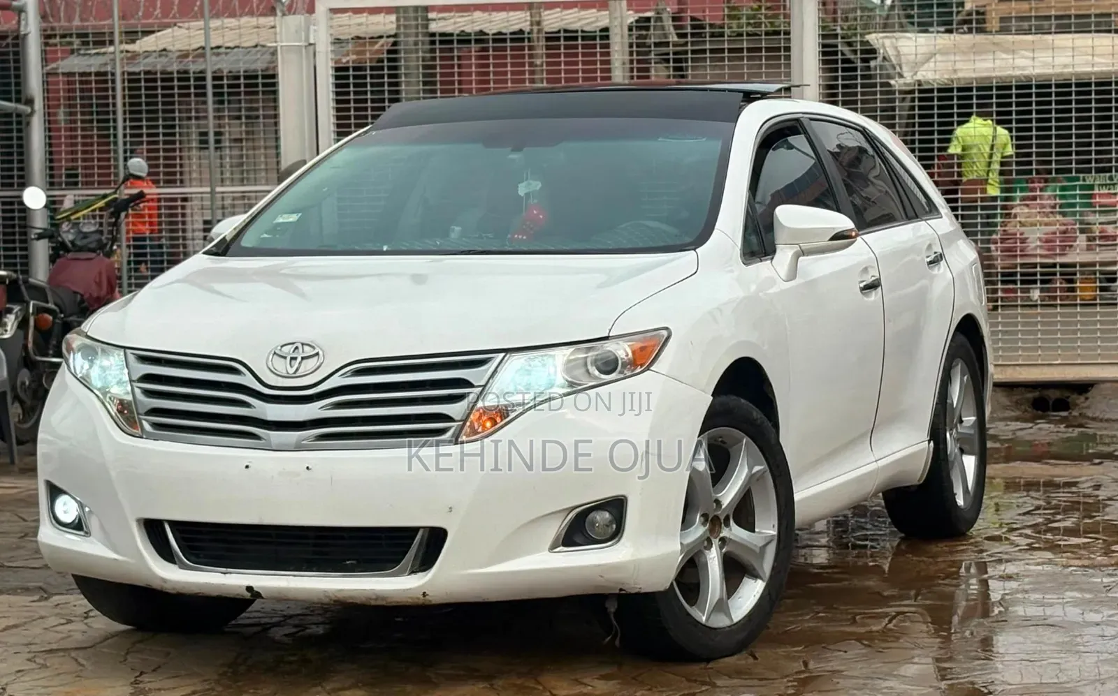 Toyota Venza XLE 2010 White