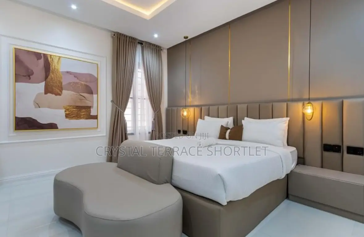 Classic Two Bedroom Apartment Shortlet